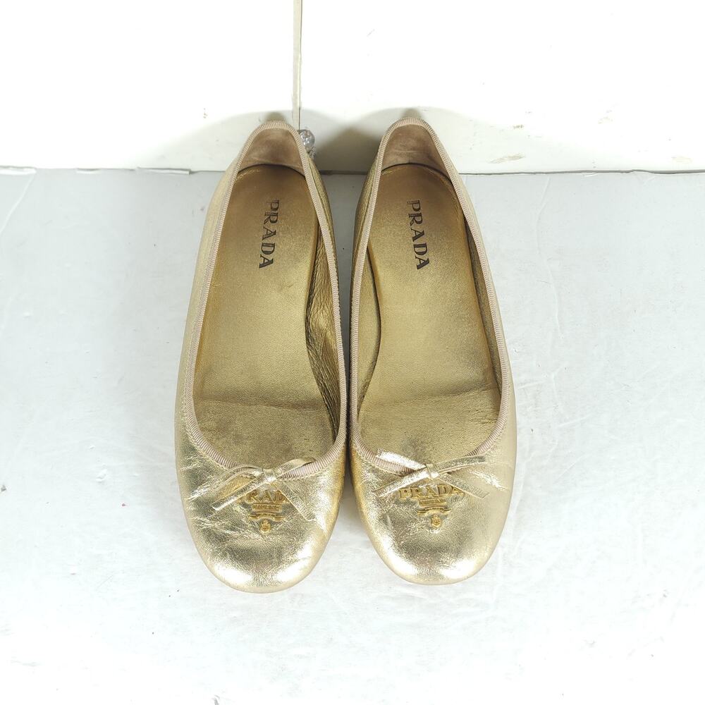 Prada Women's US5,5 EU35,5 Gold Leather Logo Bow Slip On Ballet Flats - Picture 3 of 16